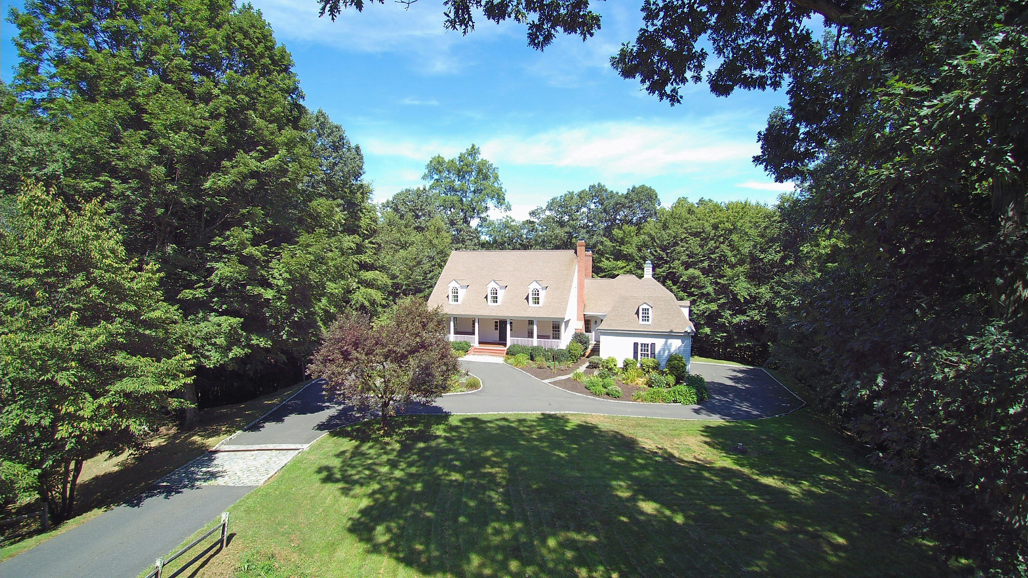 33 Rolling Hill Road, Ridgefield, CT 06877, Presented by Laura Ancona